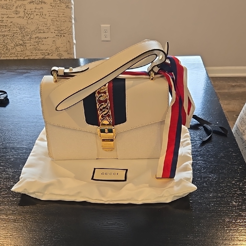 New Gucci Sylvie Shoulder Bag - Picture 6 of 8